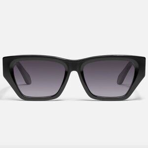 Quay NO APOLOGIES angled square sunglasses - Black - Never Worn!